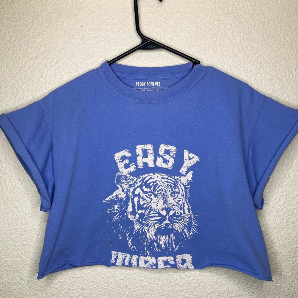 Cropped blue raw edge tee Pebby Forevee easy tiger Medium M